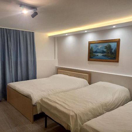 Flowers Guesthouse Tirana Zewnętrze zdjęcie