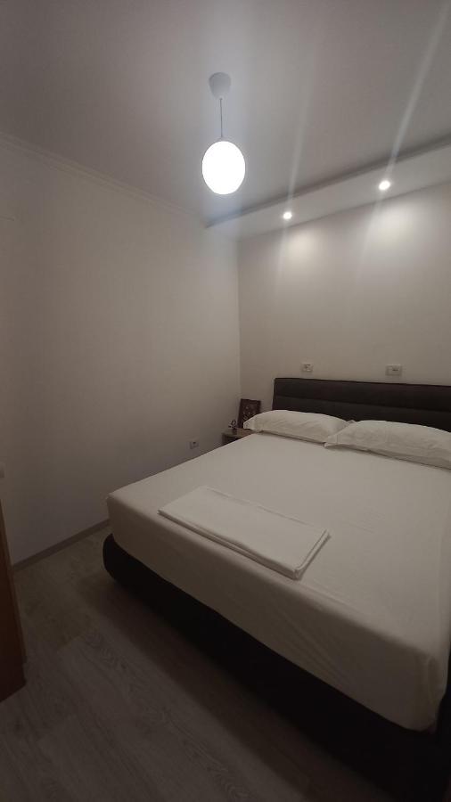 Flowers Guesthouse Tirana Zewnętrze zdjęcie
