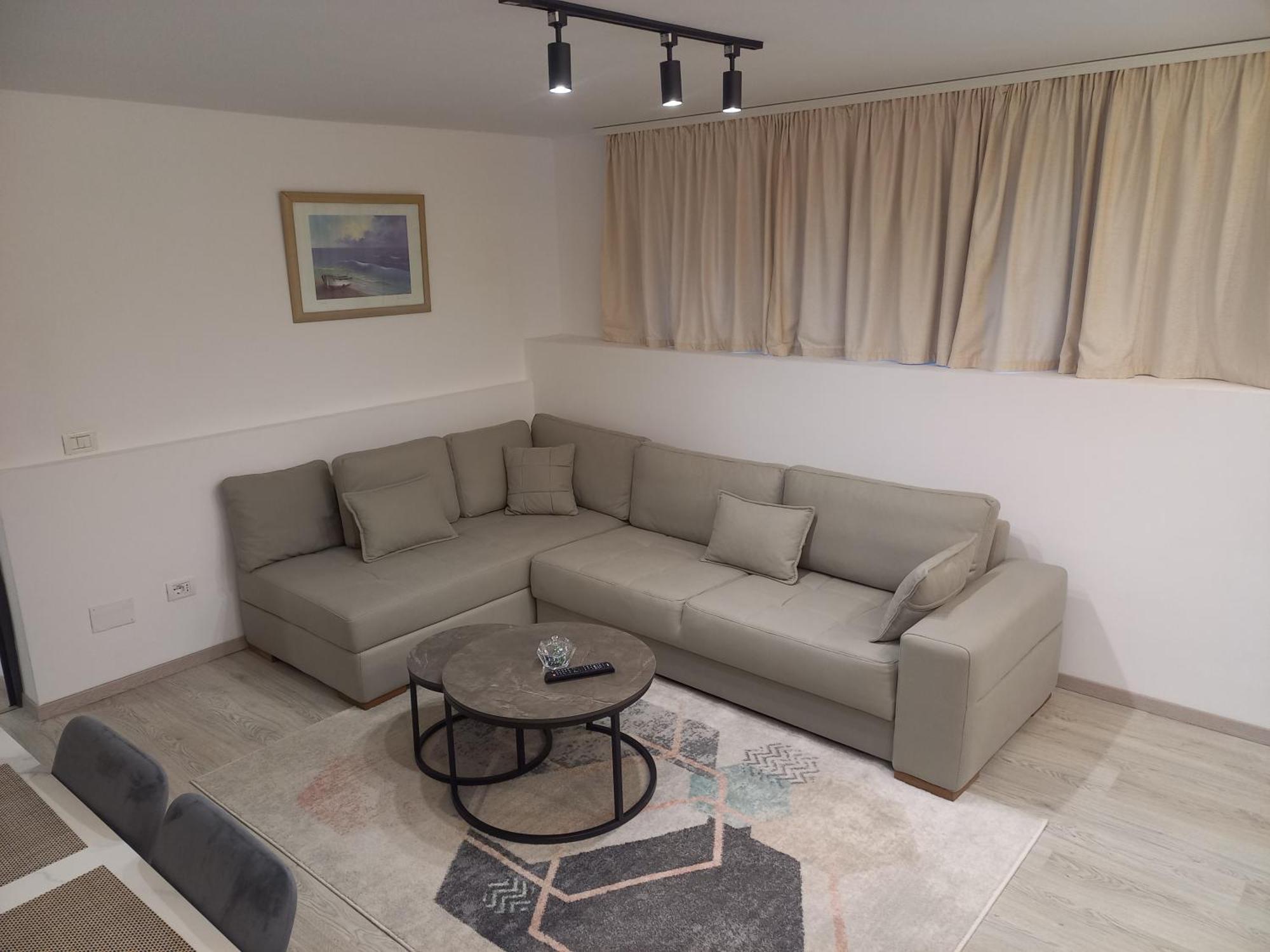 Flowers Guesthouse Tirana Zewnętrze zdjęcie