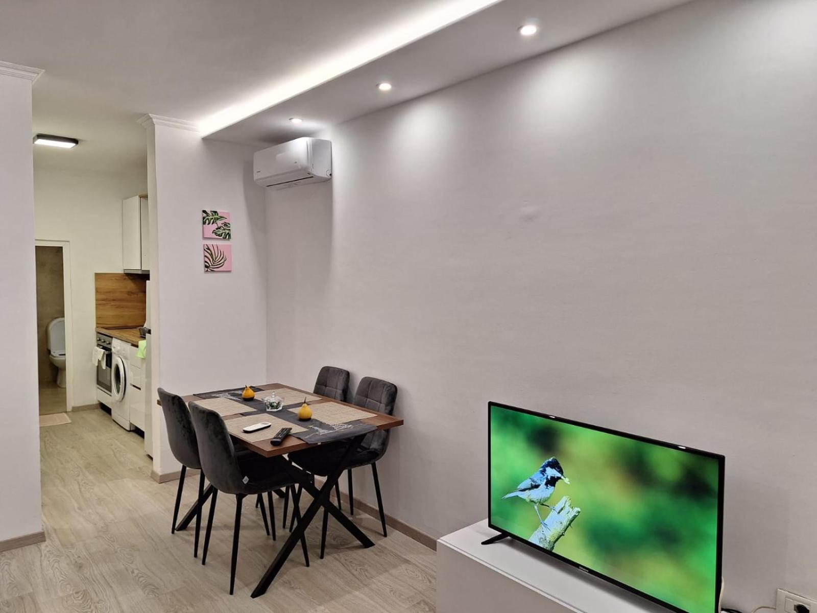 Flowers Guesthouse Tirana Zewnętrze zdjęcie