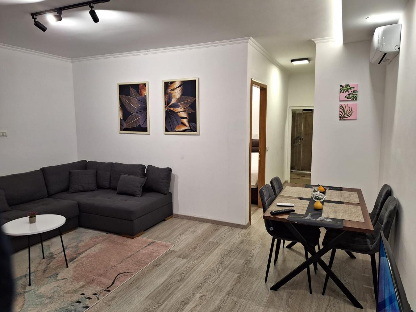 Flowers Guesthouse Tirana Zewnętrze zdjęcie