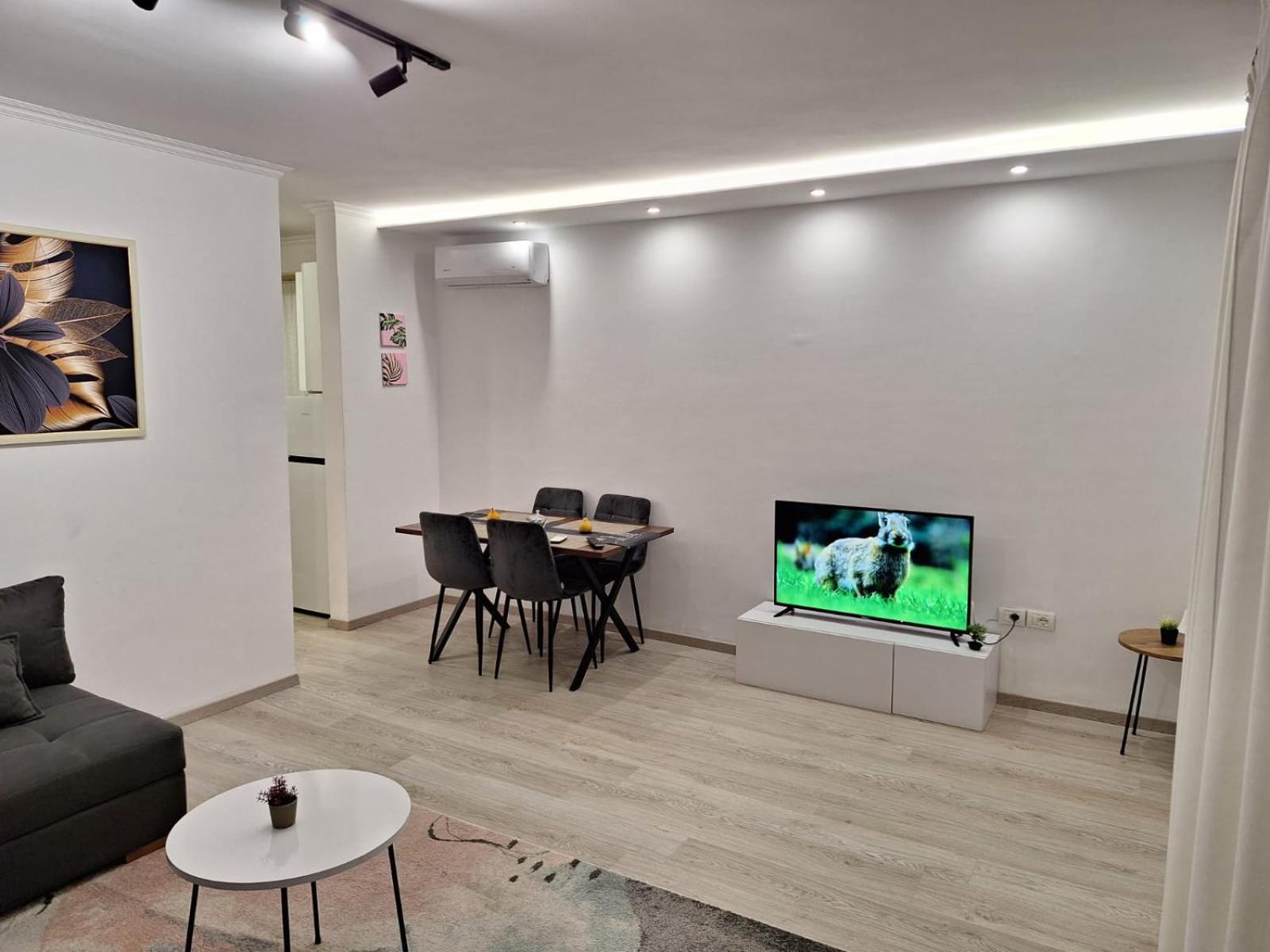 Flowers Guesthouse Tirana Zewnętrze zdjęcie