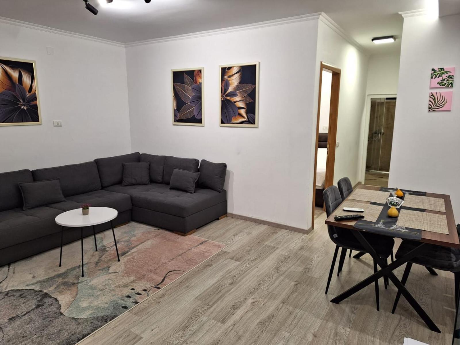 Flowers Guesthouse Tirana Zewnętrze zdjęcie