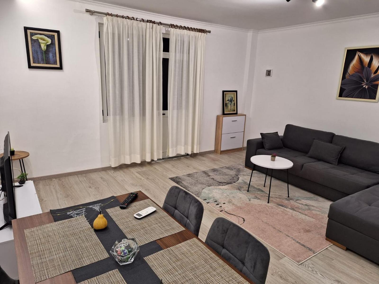 Flowers Guesthouse Tirana Zewnętrze zdjęcie