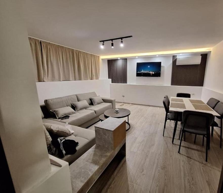 Flowers Guesthouse Tirana Zewnętrze zdjęcie