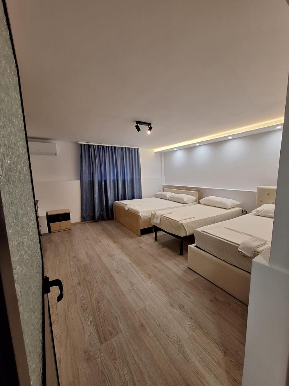 Flowers Guesthouse Tirana Zewnętrze zdjęcie