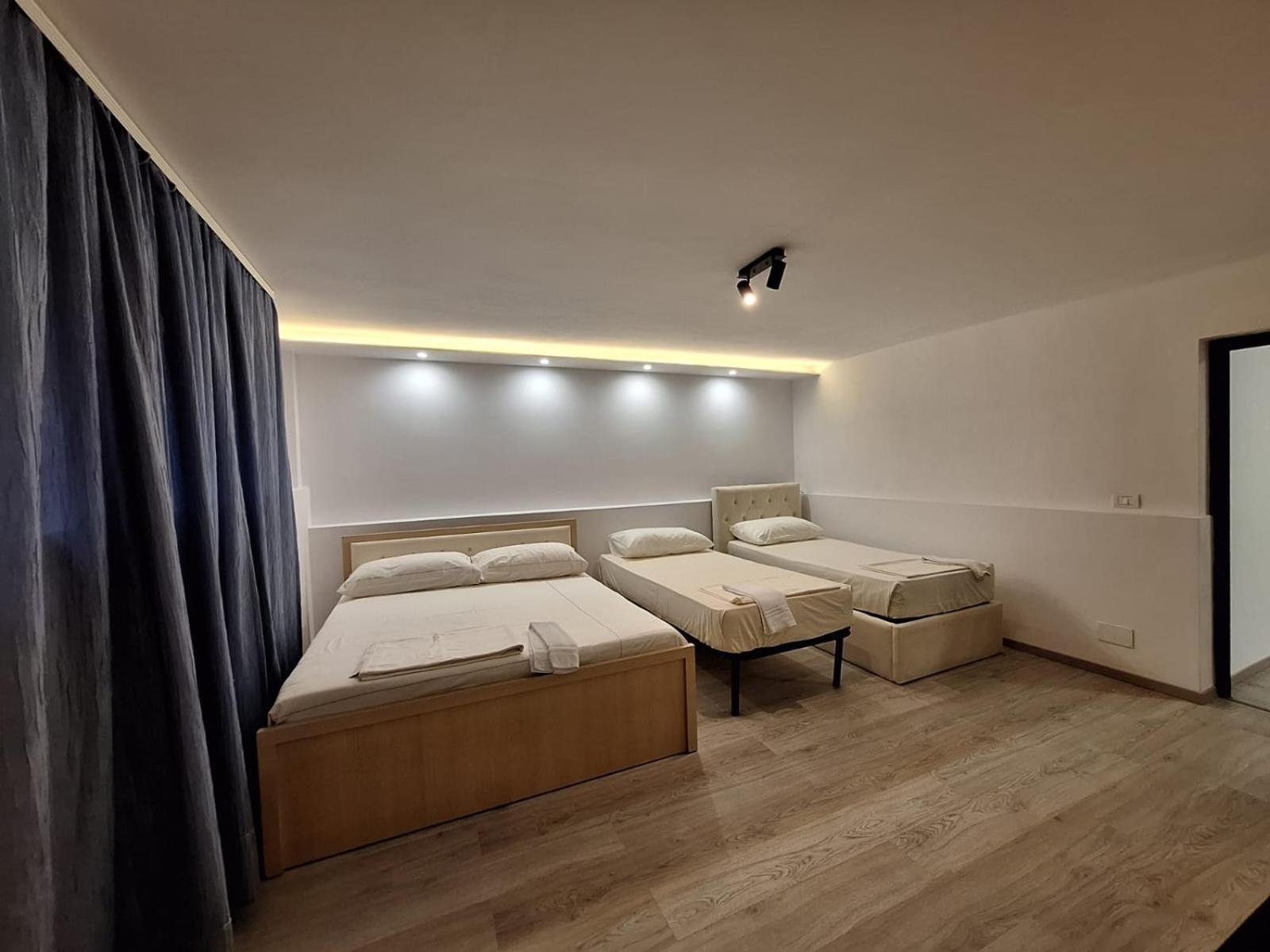 Flowers Guesthouse Tirana Zewnętrze zdjęcie